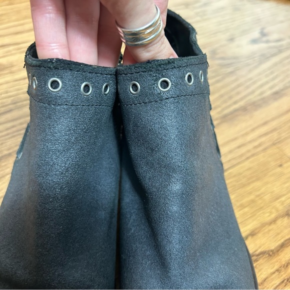 Minnetonka | Brenna Distressed Suede Booties - Picture 11 of 15